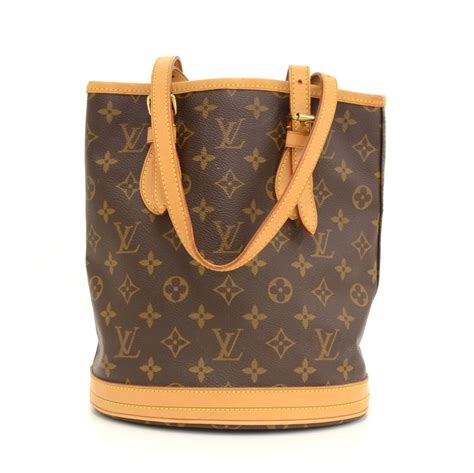 louis vuitton medium bucket bag